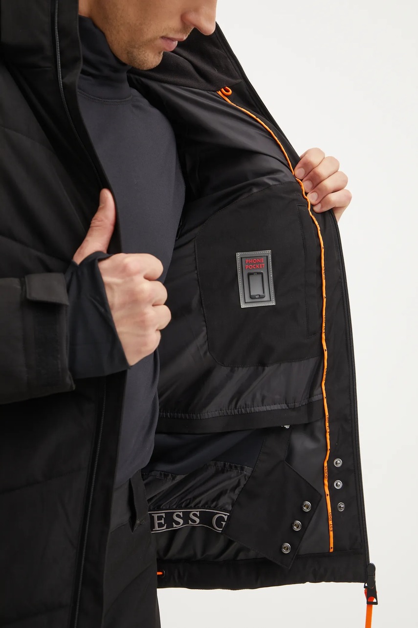 Μπουφάν για σκι Guess χρώμα: μαύρο, M4PL3U WH0K0 φωτογραφία