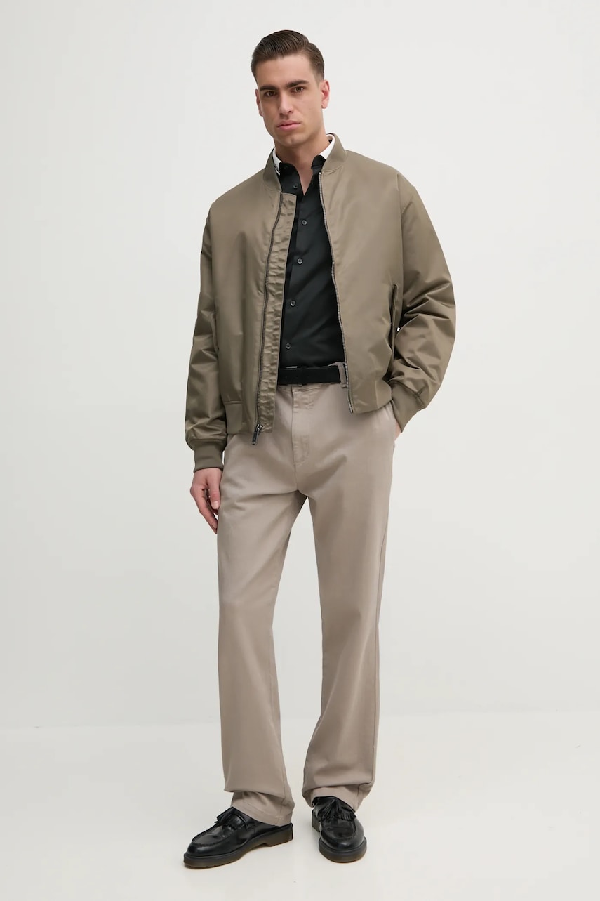 Куртка-бомбер Calvin Klein Jeans цвет зелёный переходная LV040EM524 Куртка-бомбер Calvin Klein Jeans цвет зелёный переходная LV040EM524