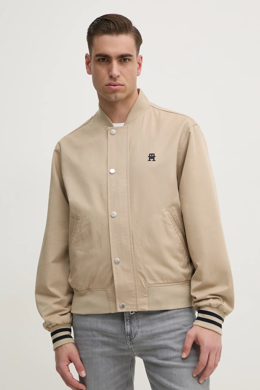 Αναστρέψιμο μπουφάν bomber Tommy Hilfiger χρώμα: μπεζ, MW0MW38707 φωτογραφία