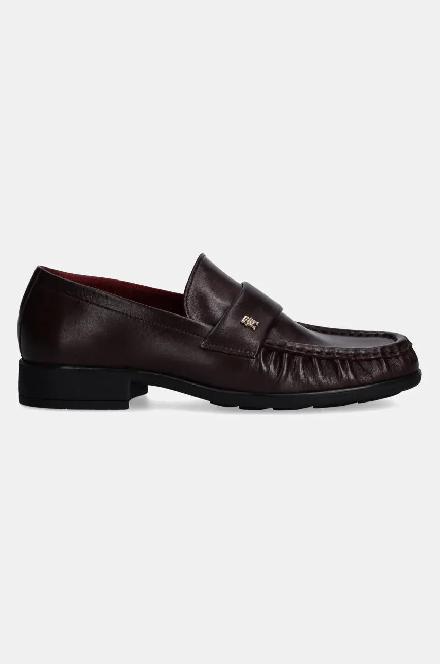 Кожаные мокасины Tommy Hilfiger LOAFER SOFT NAPPA PLEATED TOE женские цвет бордовый на плоском ходу FW0FW08362 Кожаные мокасины Tommy Hilfiger LOAFER SOFT NAPPA PLEATED TOE женские цвет бордовый на плоском ходу FW0FW08362