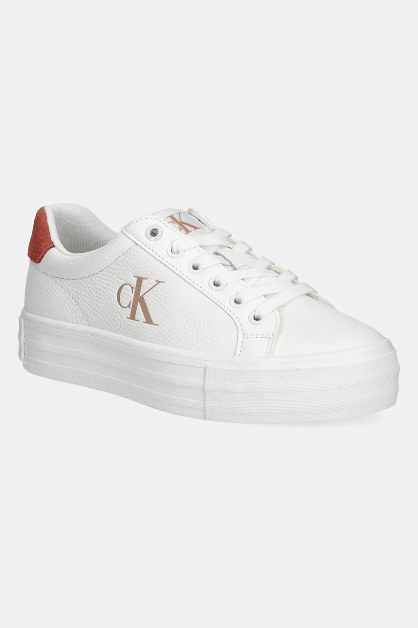 Levně Kožené sneakers boty Calvin Klein Jeans BOLD VULC FLATF LOW LTH ML bílá barva, YW0YW01669