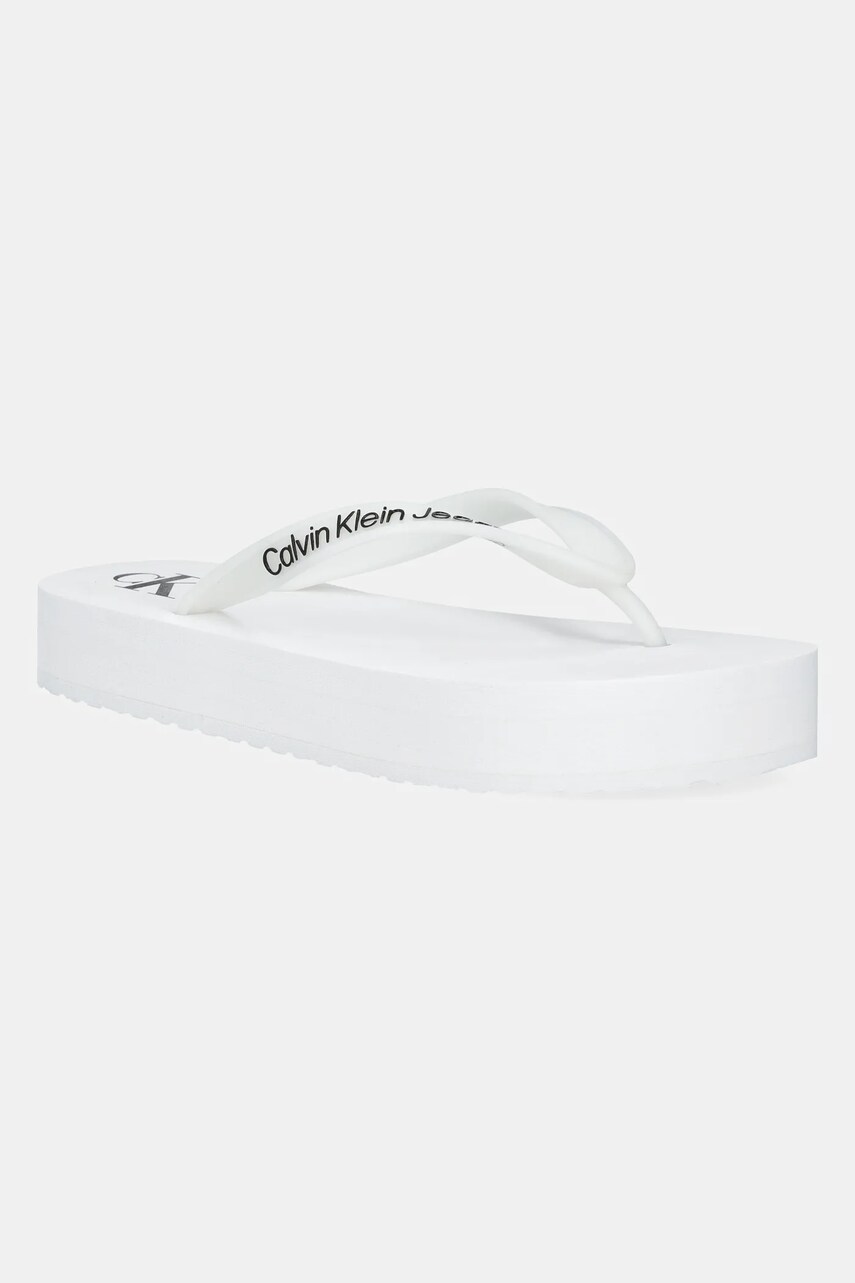 Levně Žabky Calvin Klein Jeans BEACH SANDAL FLATFORM TPU dámské, bílá barva, na platformě, YW0YW01830