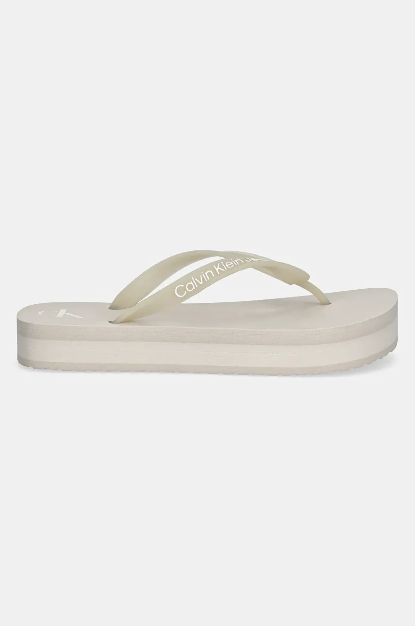 Вьетнамки Calvin Klein Jeans BEACH SANDAL FLATFORM TPU женские цвет бежевый на платформе YW0YW01830 Вьетнамки Calvin Klein Jeans BEACH SANDAL FLATFORM TPU женские цвет бежевый на платформе YW0YW01830