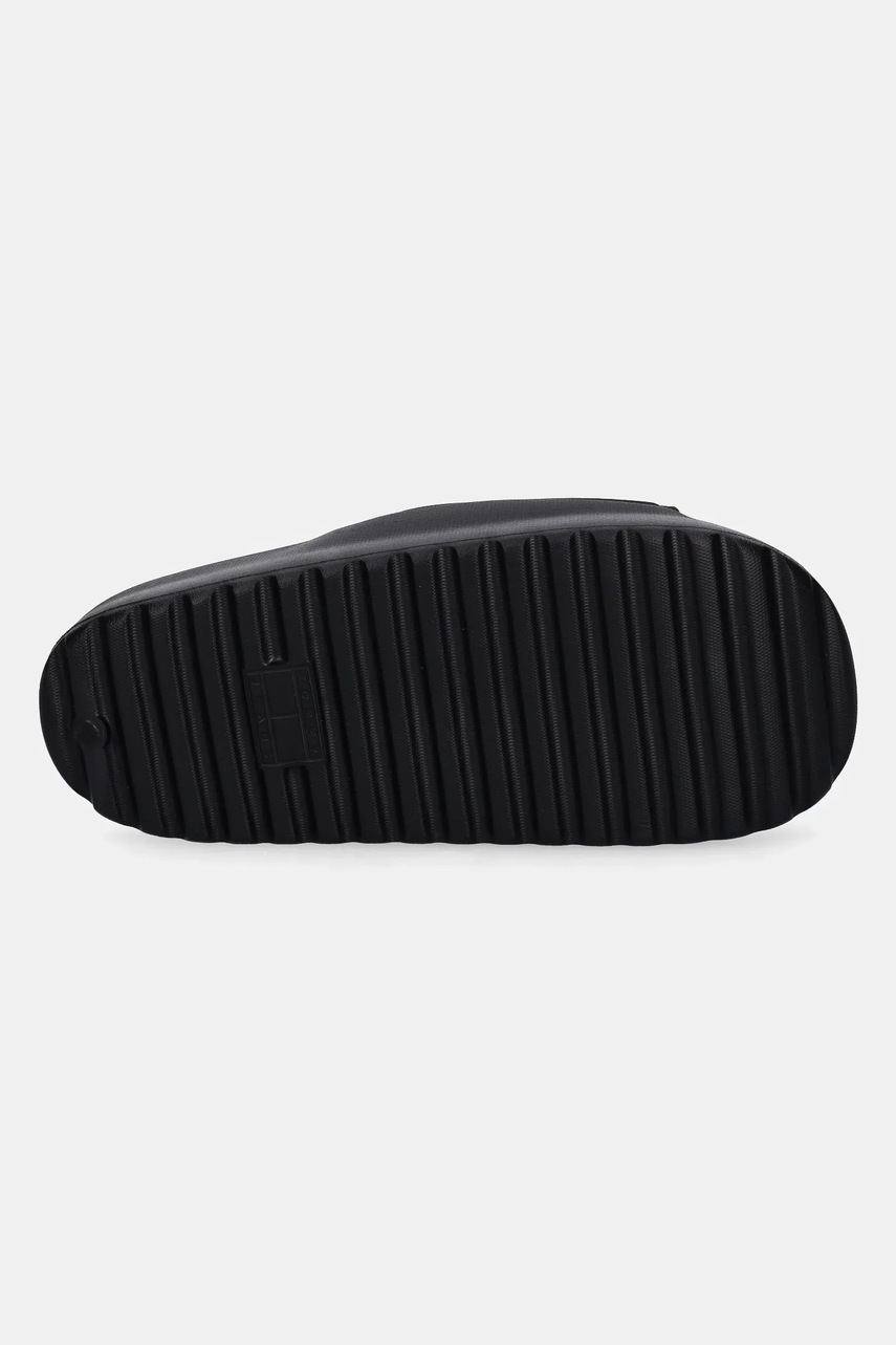 Шльопанці Tommy Jeans COMFY POOL SLIDE жіночі колір чорний на платформі EN0EN02765 