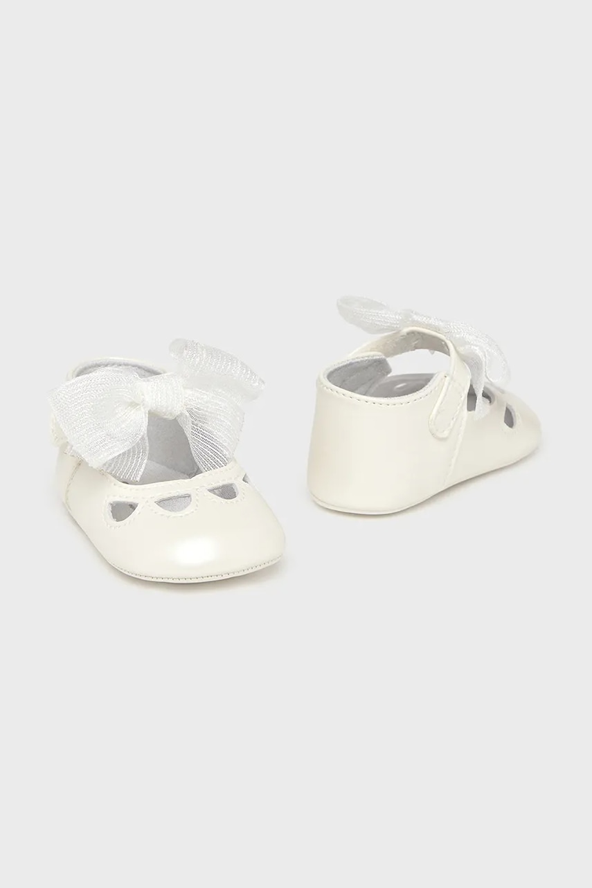Mayoral Newborn pantofi pentru bebelusi culoarea alb, 9900