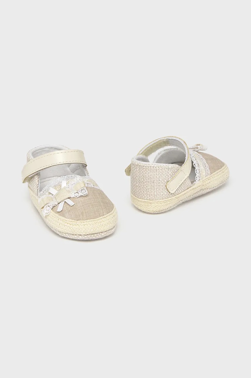 Обувь для новорождённых Mayoral Newborn цвет бежевый 9901 Обувь для новорождённых Mayoral Newborn цвет бежевый 9901
