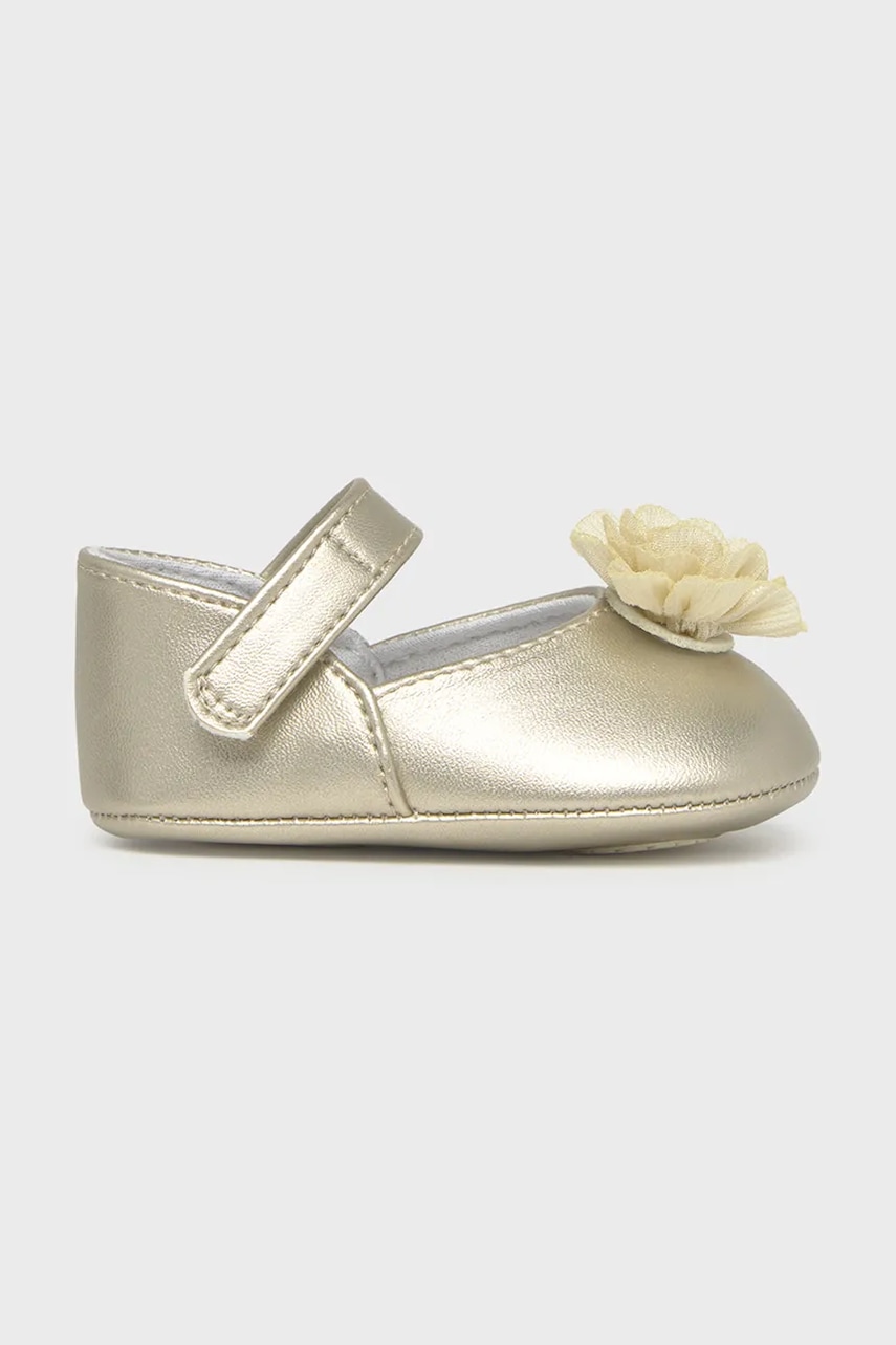 Обувь для новорождённых Mayoral Newborn цвет золотой 9902 Обувь для новорождённых Mayoral Newborn цвет золотой 9902