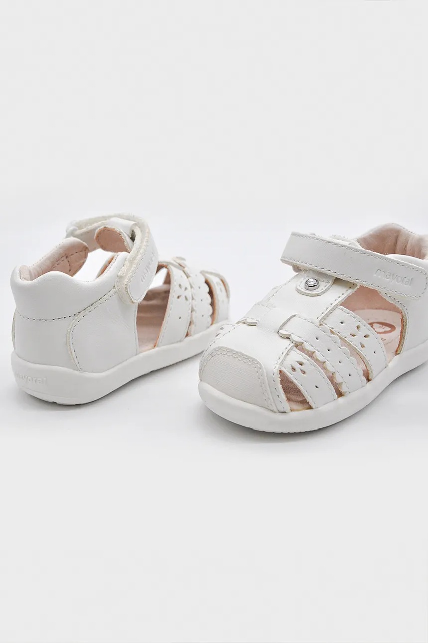 Детские кожаные сандалии Mayoral цвет белый 41614