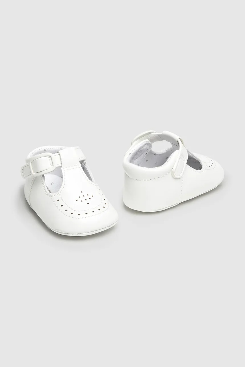 Mayoral Newborn pantofi pentru bebelusi culoarea alb, 9893