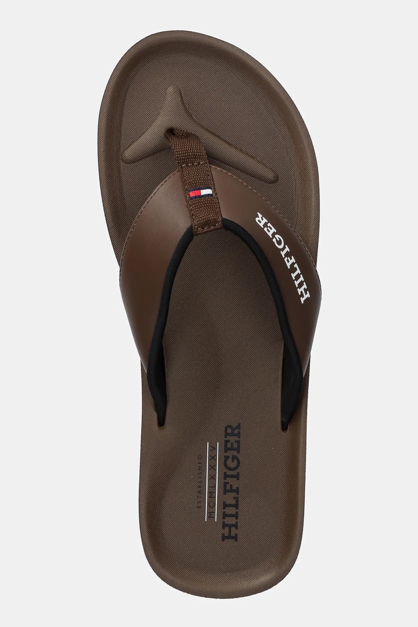Σαγιονάρες Tommy Hilfiger PADDED COMFORT HILFIGER B SANDAL χρώμα: καφέ, FM0FM05440 φωτογραφία