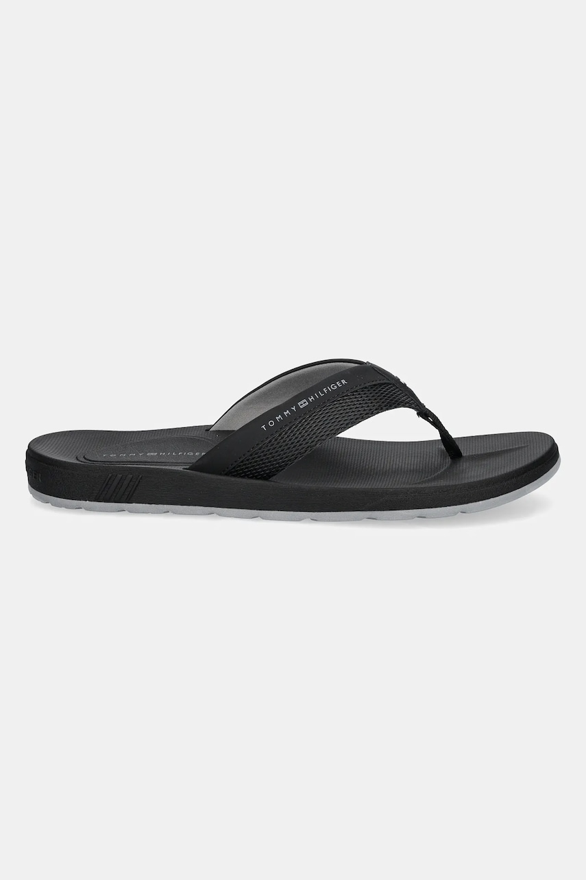 Вьетнамки Tommy Hilfiger MOLDED HILFIGER BEACH SANDAL мужские цвет чёрный FM0FM05361 Вьетнамки Tommy Hilfiger MOLDED HILFIGER BEACH SANDAL мужские цвет чёрный FM0FM05361