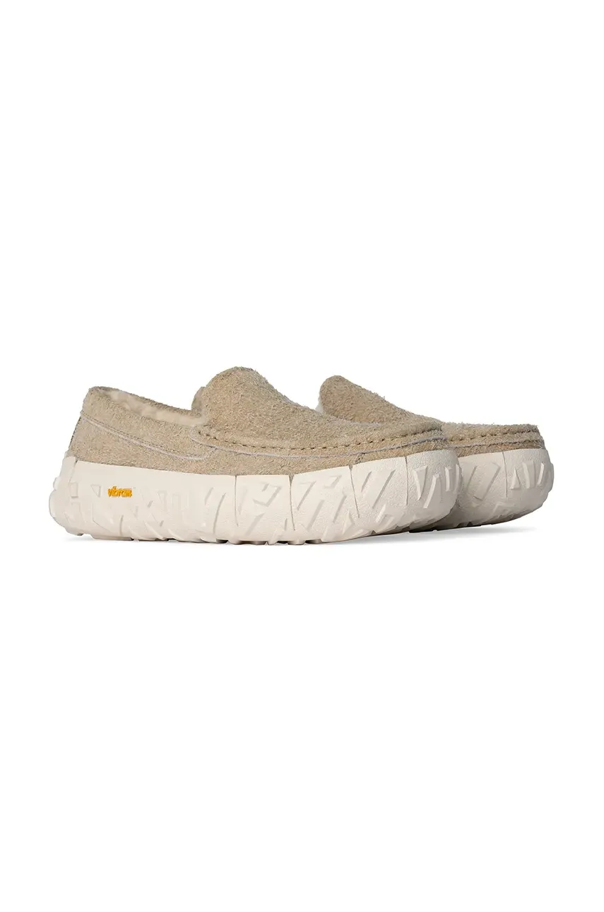 Замшевые мокасины UGG Ascot Wrap Tech мужские цвет бежевый 1167670-MDSD Замшевые мокасины UGG Ascot Wrap Tech мужские цвет бежевый 1167670-MDSD