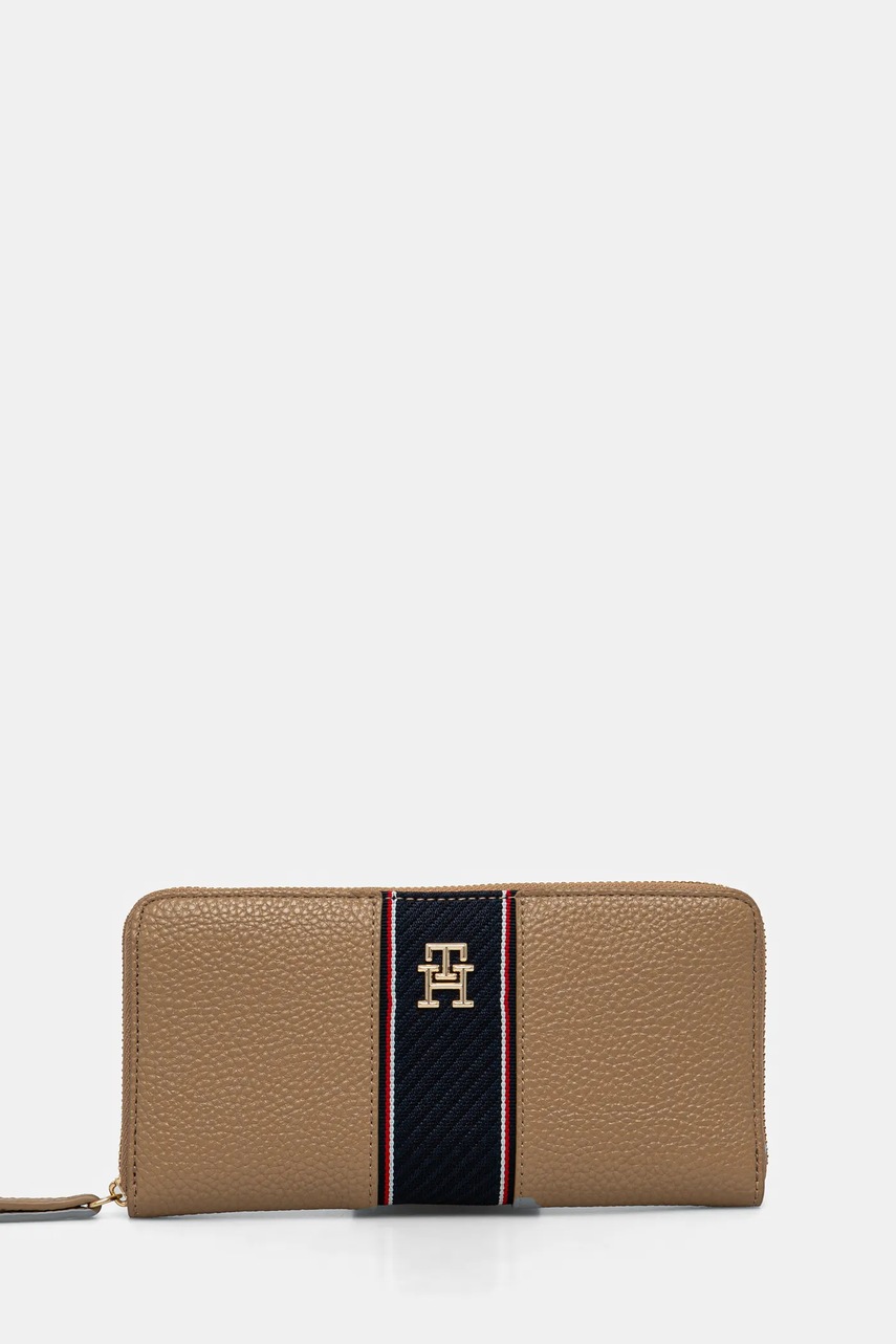

Портмоне Tommy Hilfiger дамски в бежово AW0AW16921, Бежов