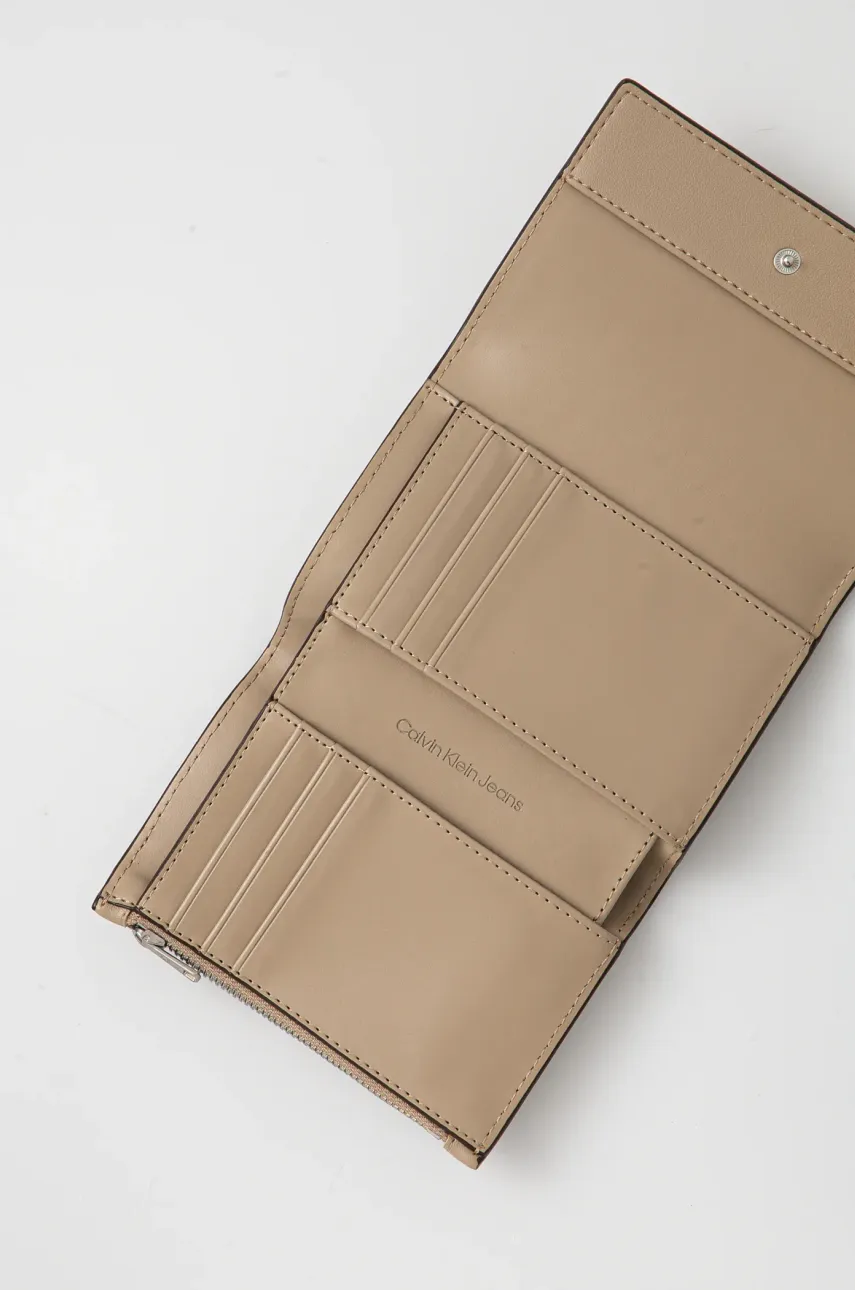 Кошелек Calvin Klein Jeans женский цвет бежевый LV04K1078G Кошелек Calvin Klein Jeans женский цвет бежевый LV04K1078G