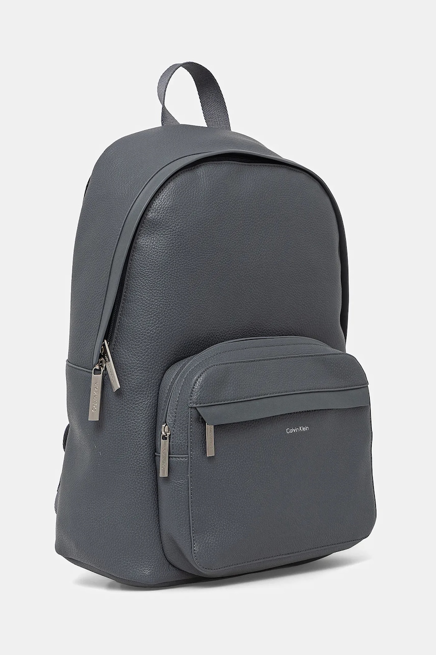Рюкзак Calvin Klein мужской цвет серый большой однотонный K50K513049 Рюкзак Calvin Klein мужской цвет серый большой однотонный K50K513049
