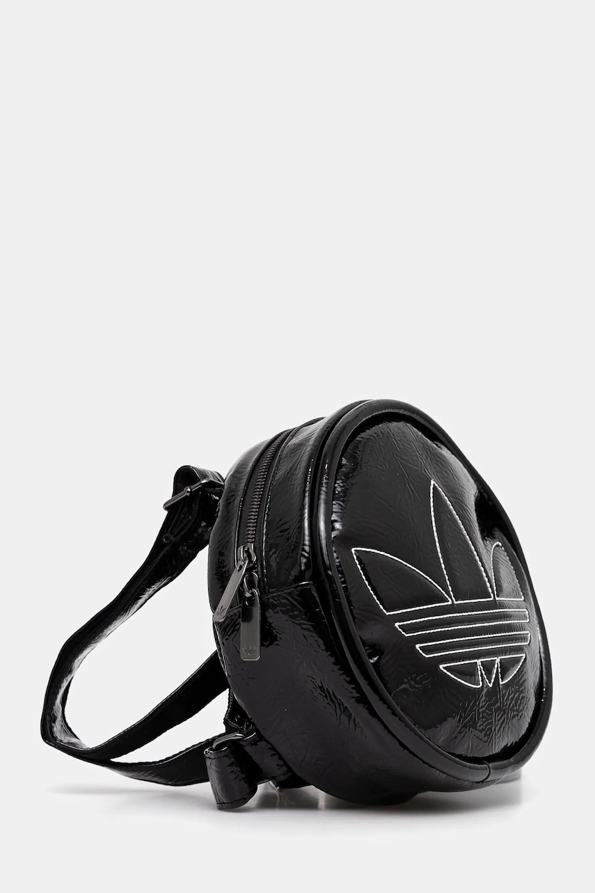 Рюкзак adidas Originals Adicolor цвет чёрный маленький однотонный JD5561 Рюкзак adidas Originals Adicolor цвет чёрный маленький однотонный JD5561