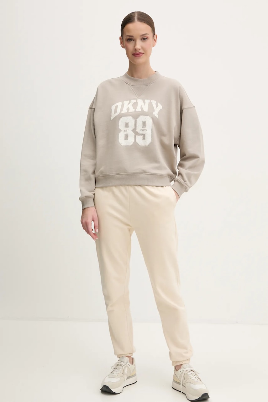 Хлопковая кофта Dkny женская цвет бежевый с аппликацией DP5T1230 Хлопковая кофта Dkny женская цвет бежевый с аппликацией DP5T1230