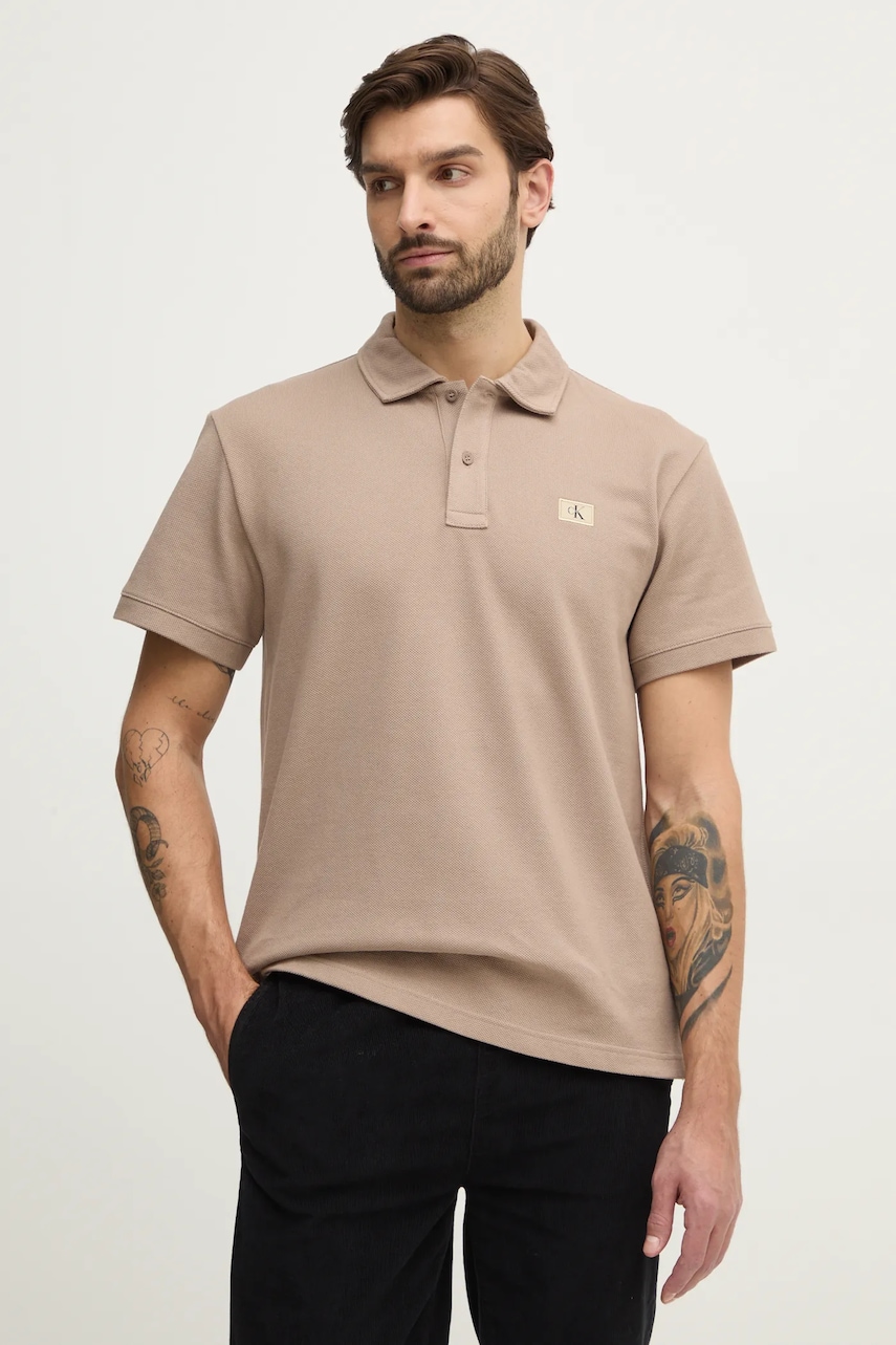 Levně Polo tričko Calvin Klein Jeans hnědá barva, J30J327040