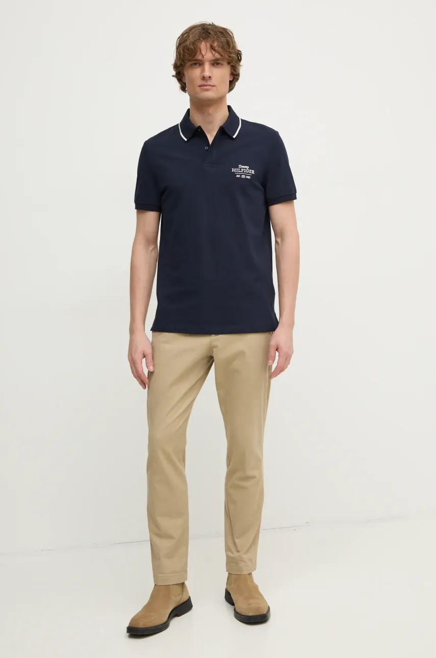 Поло Tommy Hilfiger мужское цвет синий с аппликацией MW0MW37519 Поло Tommy Hilfiger мужское цвет синий с аппликацией MW0MW37519