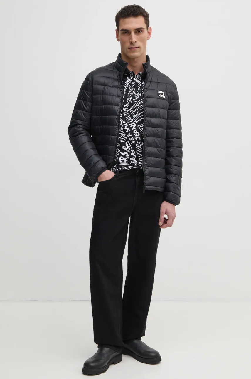 Хлопковое поло Versace Jeans Couture мужское цвет чёрный с принтом 78GAG6R0 JS459 Хлопковое поло Versace Jeans Couture мужское цвет чёрный с принтом 78GAG6R0 JS459