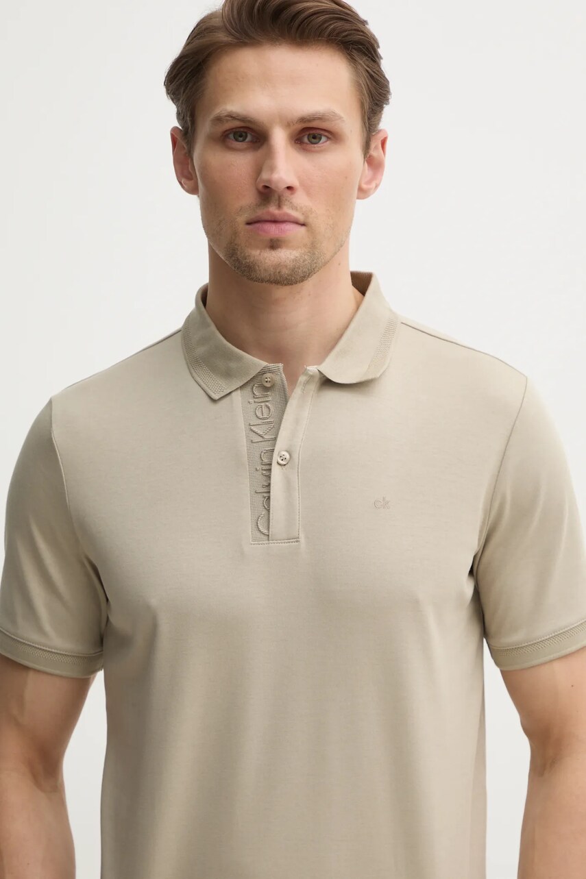 Levně Bavlněné polo tričko Calvin Klein béžová barva, K10K114135