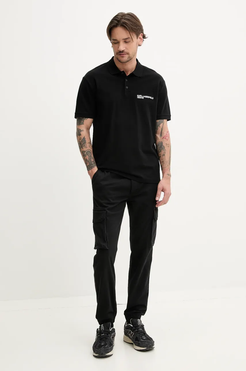 Хлопковое поло Karl Lagerfeld Jeans мужское цвет чёрный однотонное A2M17094 Хлопковое поло Karl Lagerfeld Jeans мужское цвет чёрный однотонное A2M17094