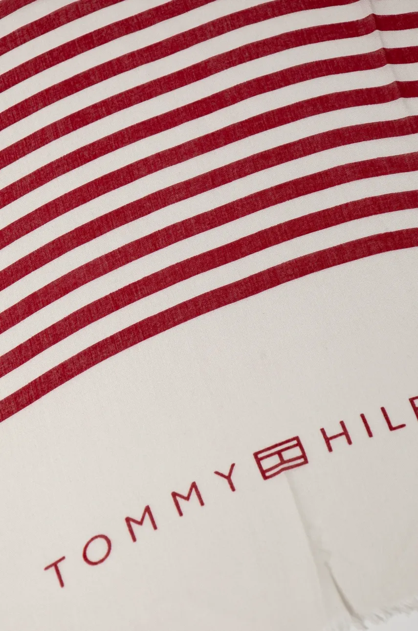 Шарф Tommy Hilfiger женский цвет красный узорный AW0AW17142 Шарф Tommy Hilfiger женский цвет красный узорный AW0AW17142
