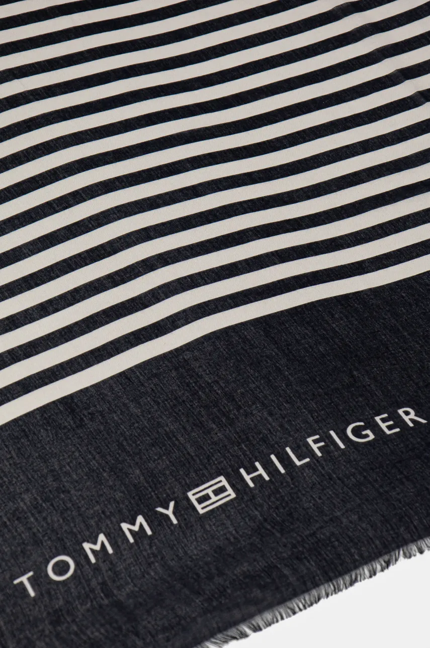 Шарф Tommy Hilfiger женский цвет синий узорный AW0AW17142 Шарф Tommy Hilfiger женский цвет синий узорный AW0AW17142