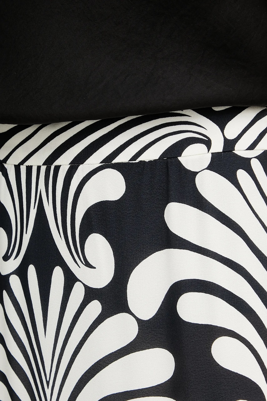 Φούστα Luisa Spagnoli χρώμα: μαύρο, 541768 φωτογραφία