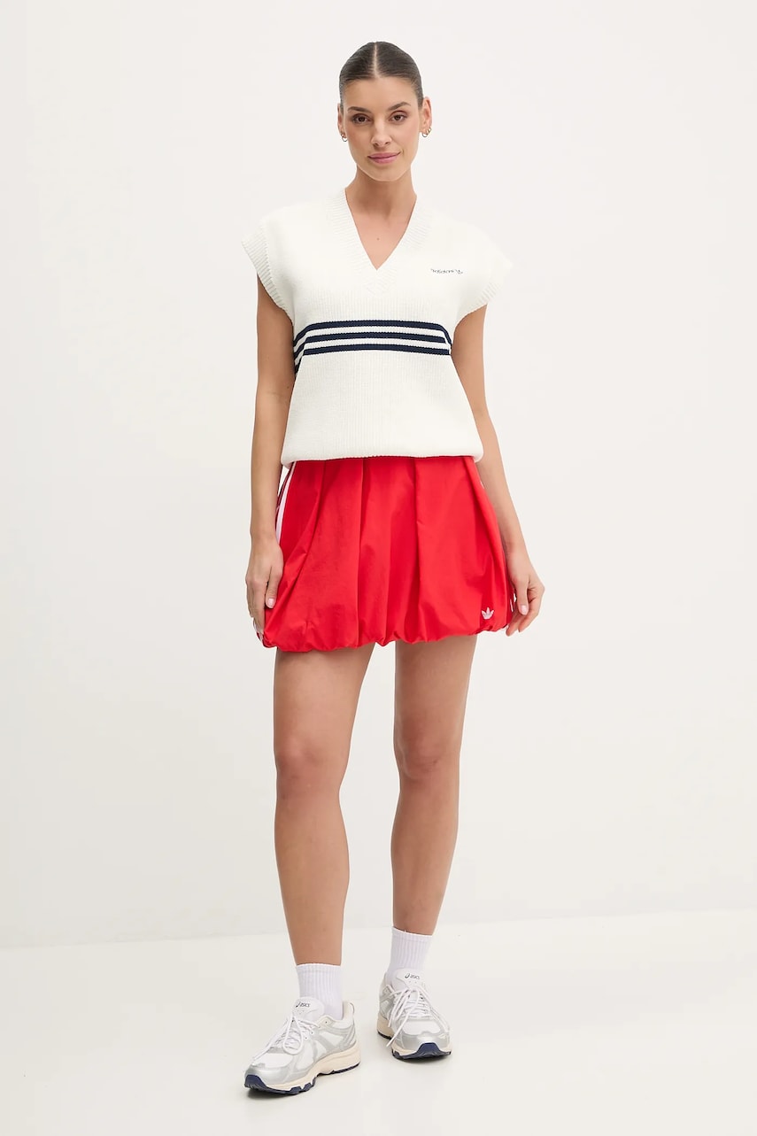 Юбка adidas Originals WOVEN BAL SKIRT цвет красный mini расклешённая JX9207 Юбка adidas Originals WOVEN BAL SKIRT цвет красный mini расклешённая JX9207