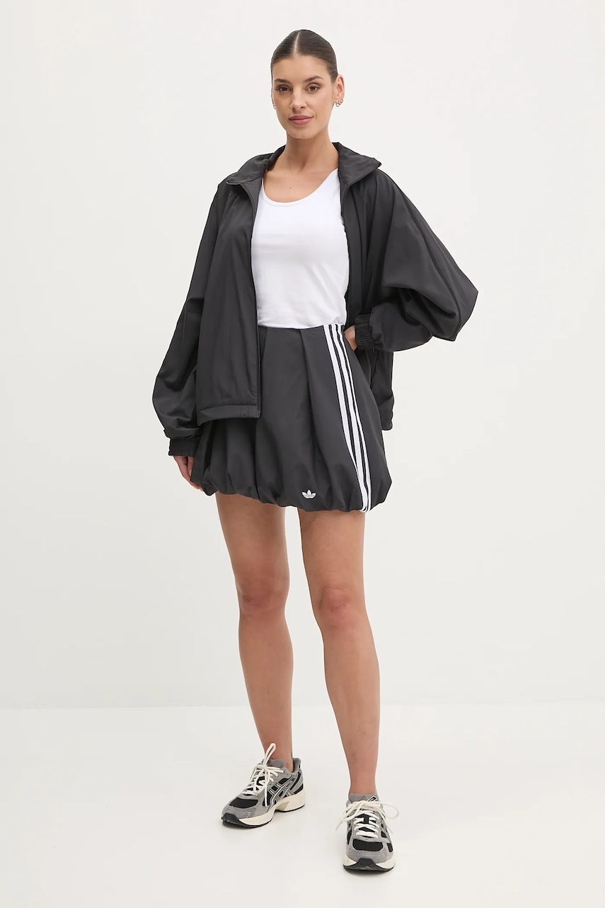 Юбка adidas Originals WOVEN BAL SKIRT цвет чёрный mini расклешённая JX9208 Юбка adidas Originals WOVEN BAL SKIRT цвет чёрный mini расклешённая JX9208