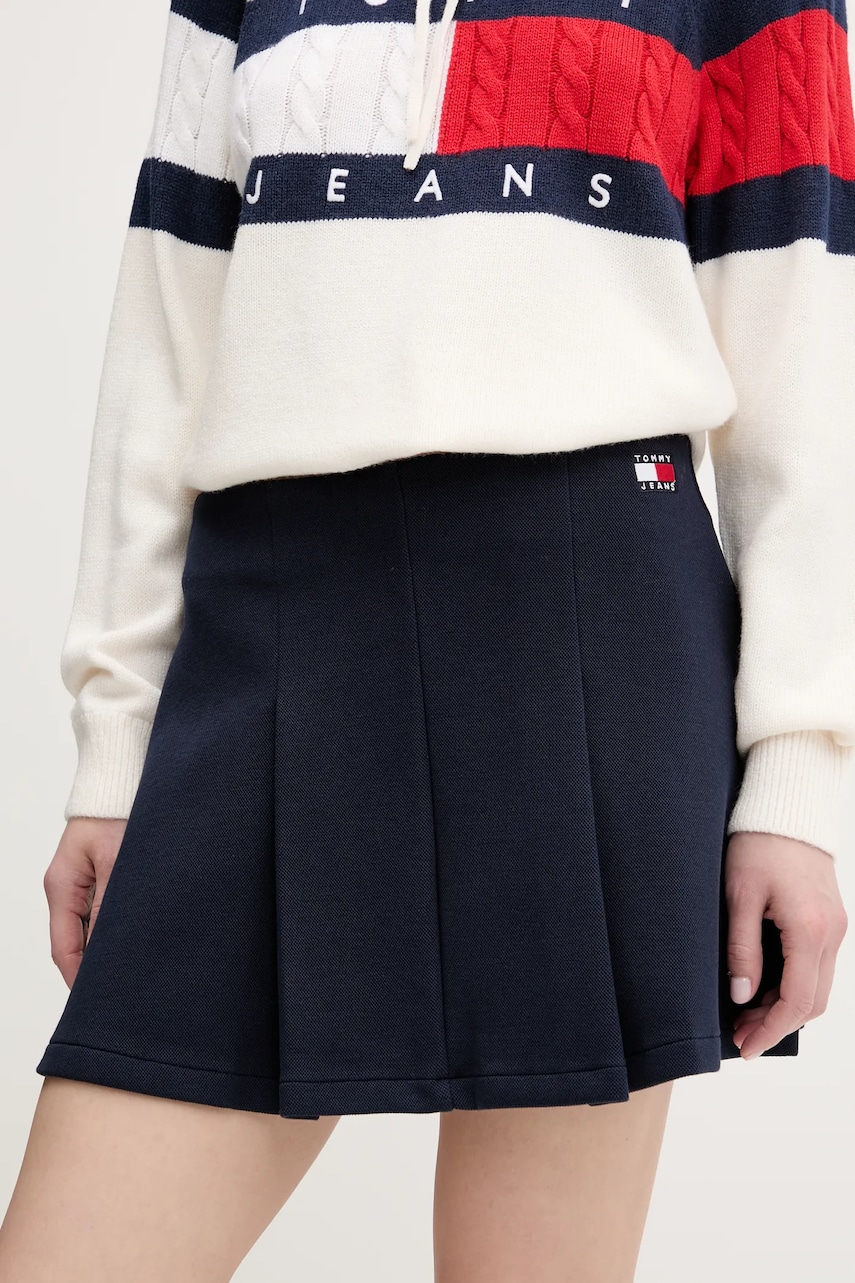 Tommy Jeans fusta culoarea bleumarin, mini, evazati, DW0DW20268