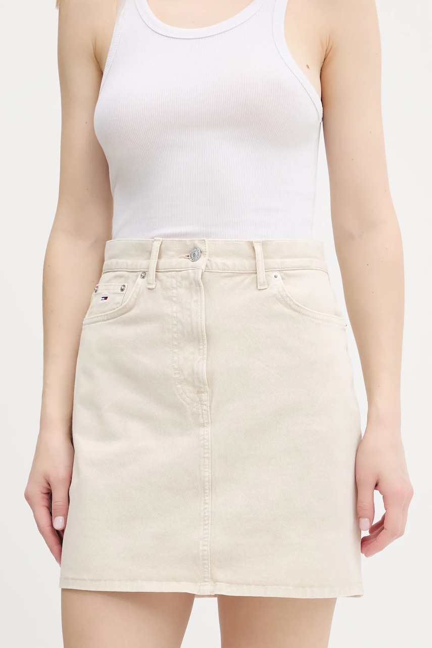 Tommy Jeans fusta jeans culoarea bej, mini, drept, DW0DW20607
