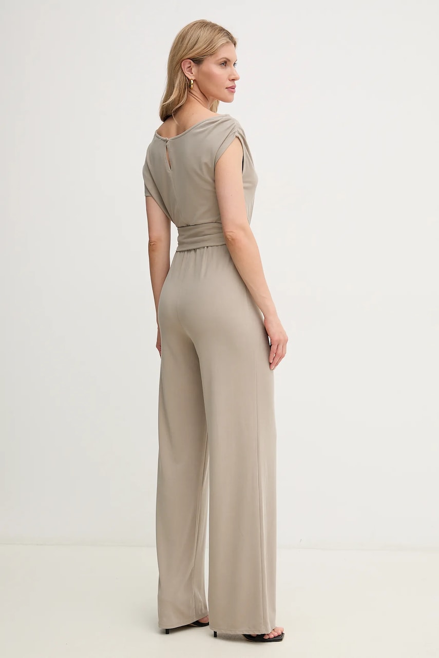 Комбинезон Guess RUMI цвет бежевый овальное декольте W5GD89 KCTB0 Комбинезон Guess RUMI цвет бежевый овальное декольте W5GD89 KCTB0