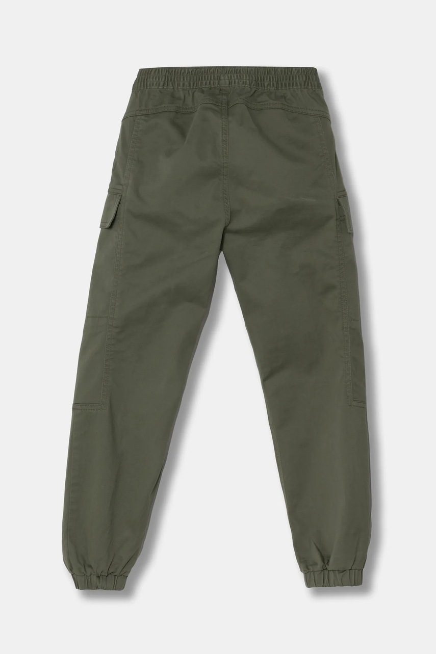 Дитячі штани Calvin Klein Jeans ESSENTIAL WOVEN CARGO колір зелений однотонні IB0IB02270 Дитячі штани Calvin Klein Jeans ESSENTIAL WOVEN CARGO колір зелений однотонні IB0IB02270