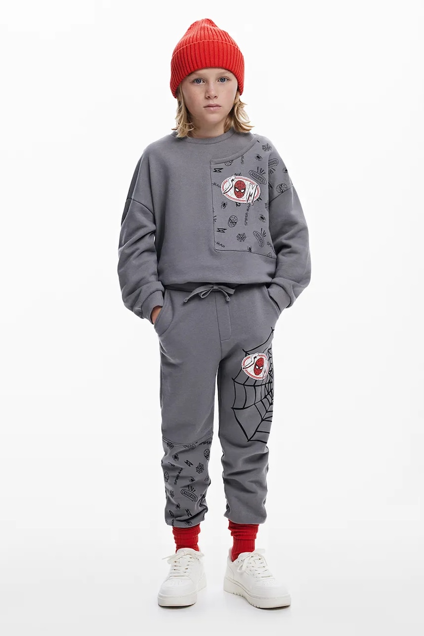 Desigual pantaloni de trening din bumbac culoarea gri, cu imprimeu, 25SBPK01 Desigual pantaloni de trening din bumbac culoarea gri, cu imprimeu, 25SBPK01