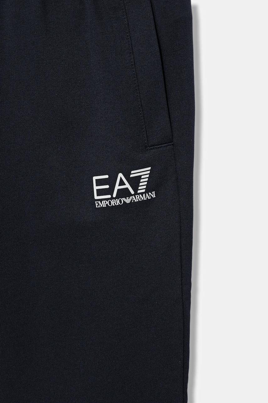 Detské bavlnené tepláky EA7 Emporio Armani