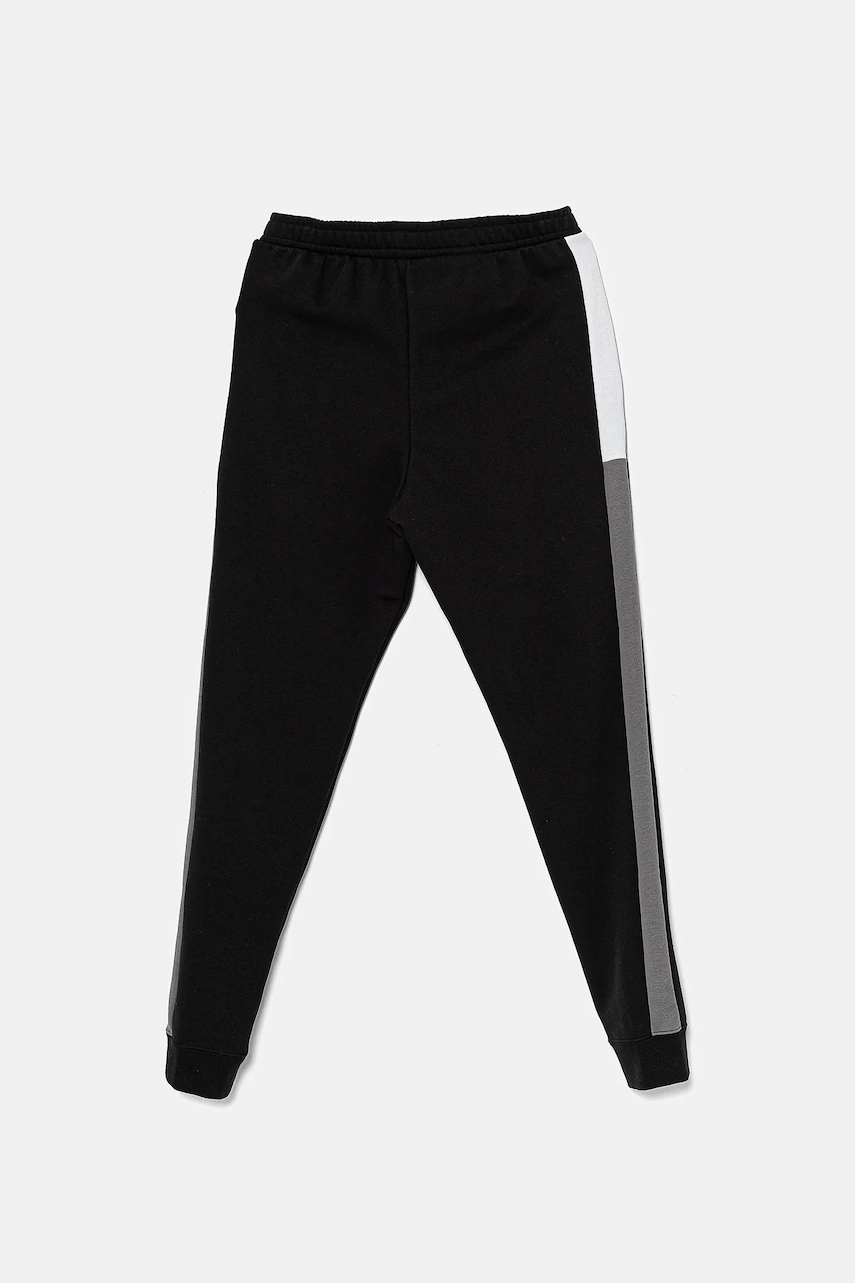 Детские спортивные штаны Puma ESS BLOCK Sweatpants TR цвет чёрный с узором 685820 Детские спортивные штаны Puma ESS BLOCK Sweatpants TR цвет чёрный с узором 685820