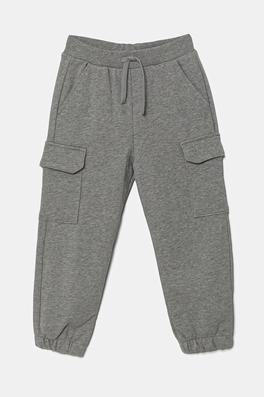 United Colors of Benetton pantaloni de trening din bumbac pentru copii culoarea gri, neted, 3UNIGF045