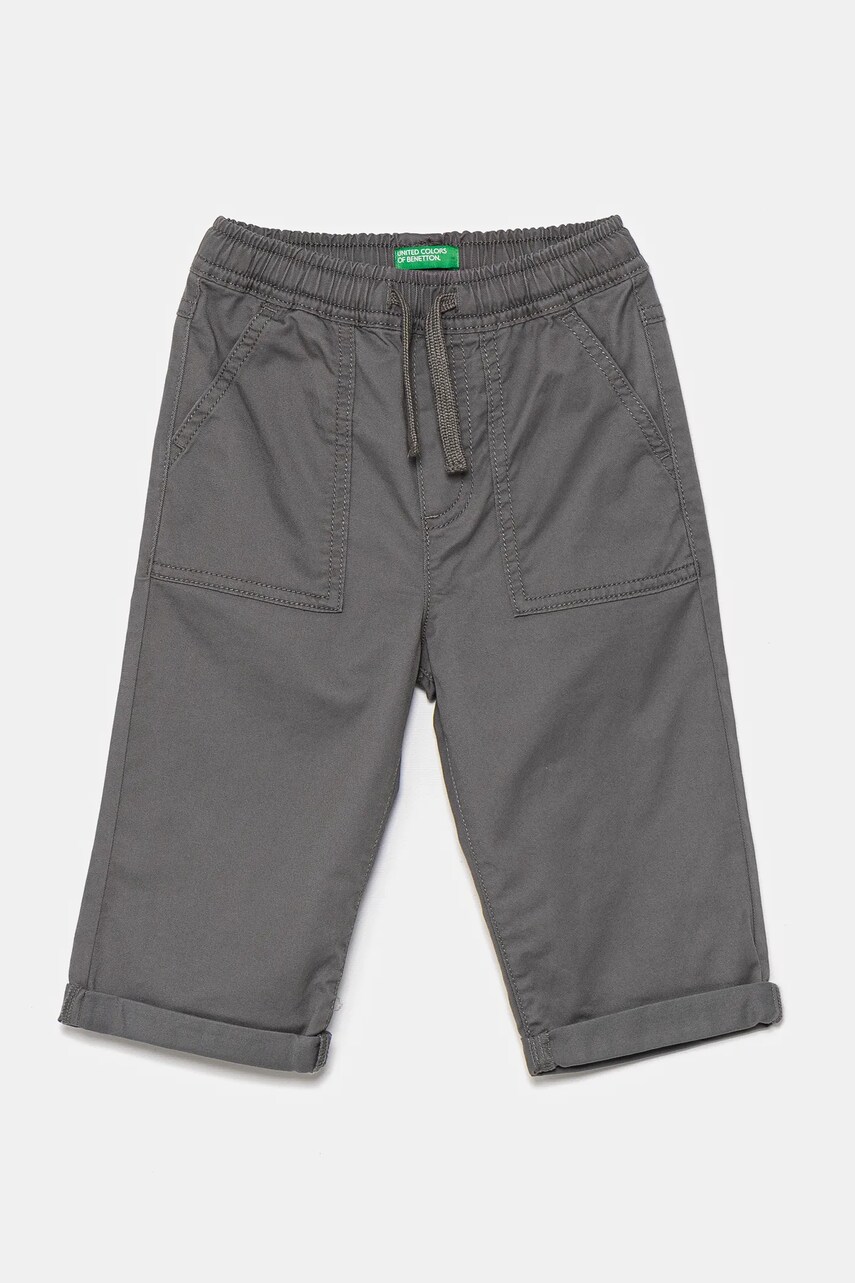 United Colors of Benetton pantaloni copii culoarea gri, neted, 4T48GF026 United Colors of Benetton pantaloni copii culoarea gri, neted, 4T48GF026
