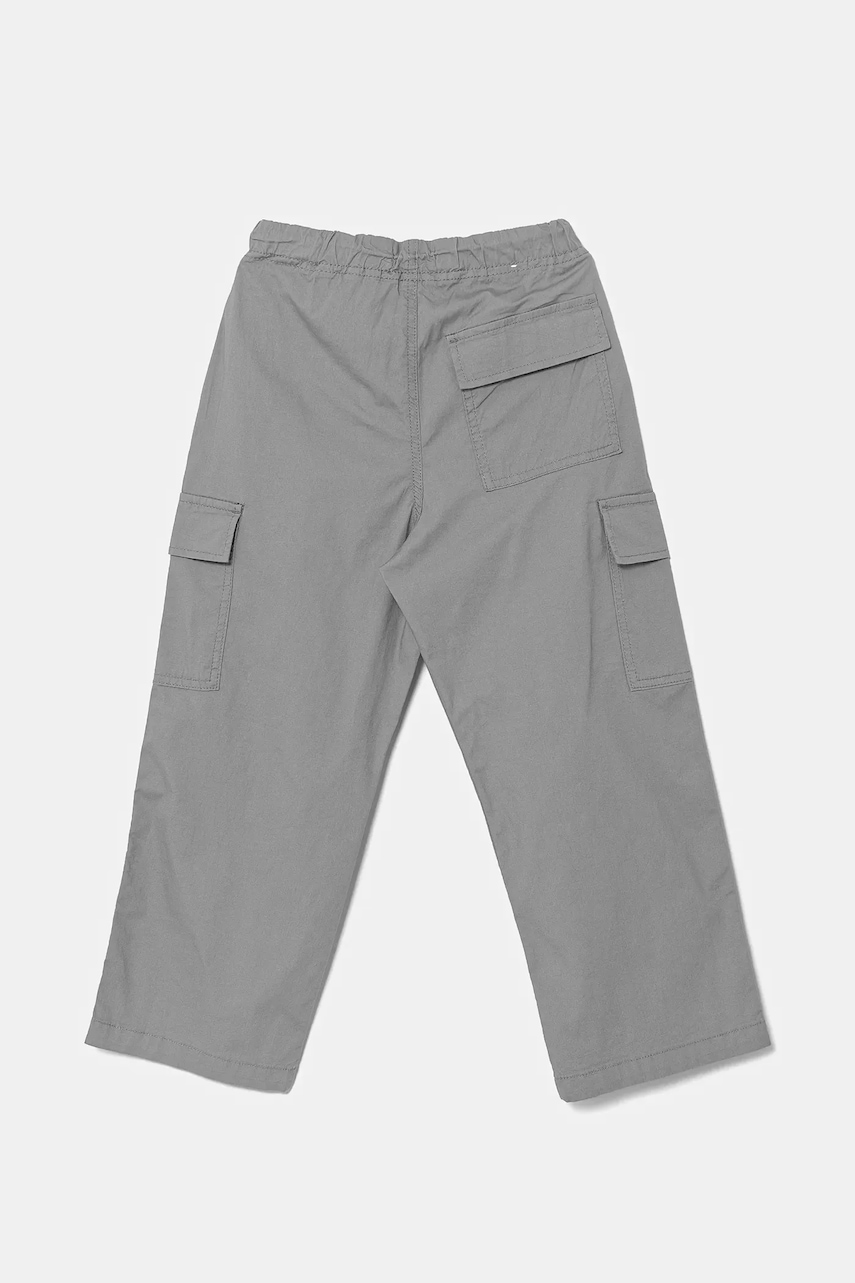 Детские брюки United Colors of Benetton цвет серый однотонные 4L2VCF04I Детские брюки United Colors of Benetton цвет серый однотонные 4L2VCF04I