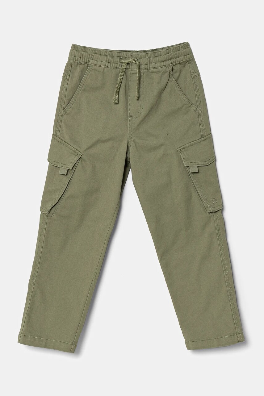 Levně Dětské kalhoty United Colors of Benetton zelená barva, hladké, 4TCGCF049