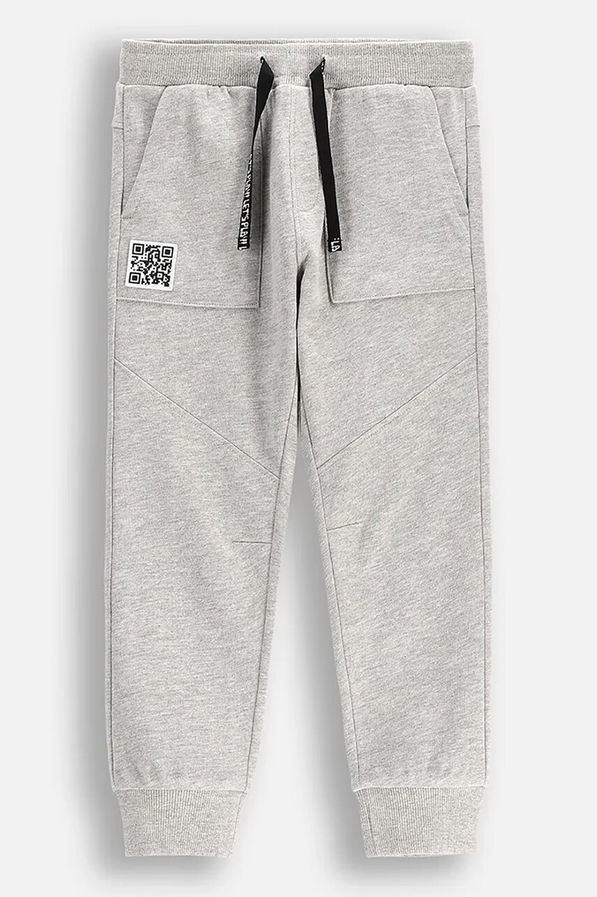 Coccodrillo pantaloni de trening pentru copii culoarea gri, uni, GAMER BOY KIDS Coccodrillo pantaloni de trening pentru copii culoarea gri, uni, GAMER BOY KIDS