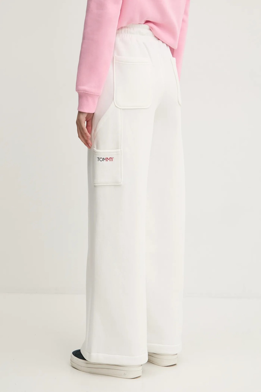 Tommy Jeans melegítőnadrág bézs, sima, DW0DW20560 termék 2. képe