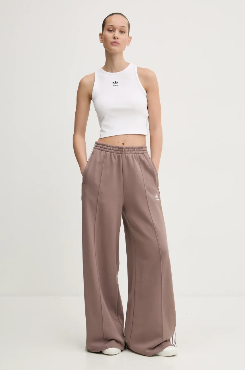 Брюки adidas Originals 3-Stripes женские цвет коричневый с узором JC5762 Брюки adidas Originals 3-Stripes женские цвет коричневый с узором JC5762