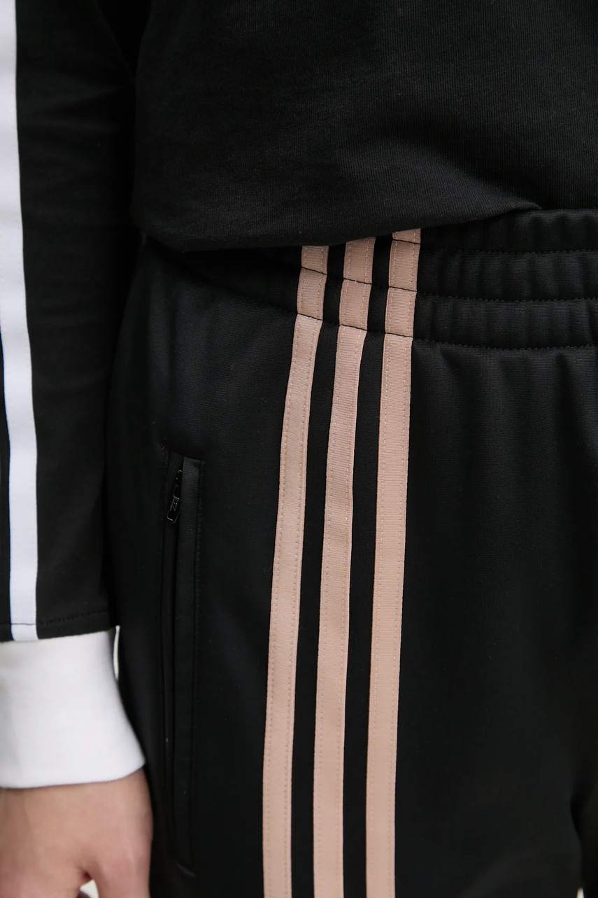 Спортивні штани adidas Originals Firebird колір чорний з аплікацією JJ0934 