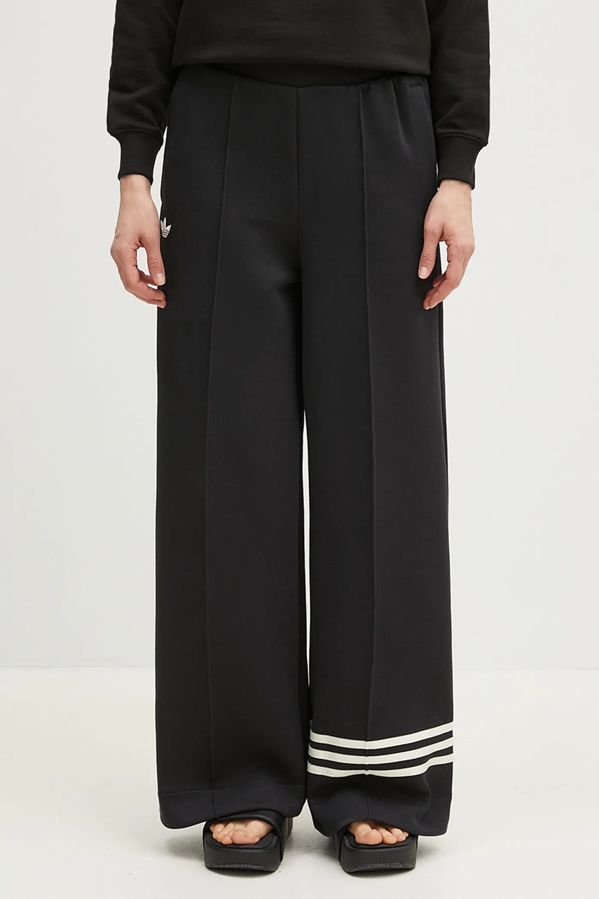 adidas Originals joggers Neuclassics black color with an application JI8516