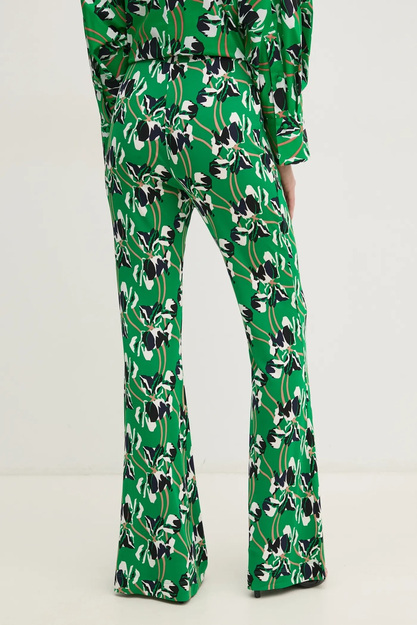 Παντελόνι DIANE VON FURSTENBERG χρώμα: πράσινο, DVFPL4S001 φωτογραφία