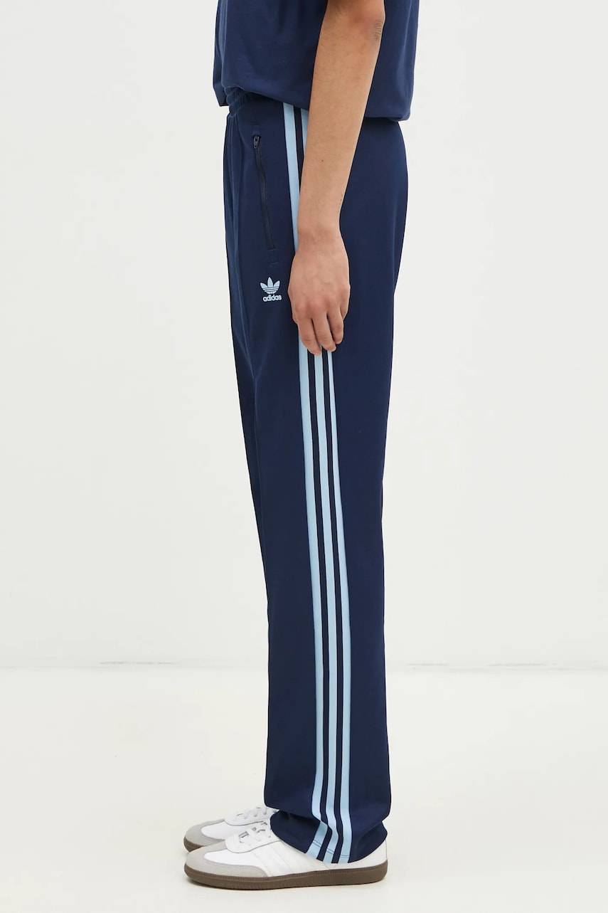 Спортивные штаны adidas Originals Classic Track Pant цвет синий с узором JC5793 Спортивные штаны adidas Originals Classic Track Pant цвет синий с узором JC5793