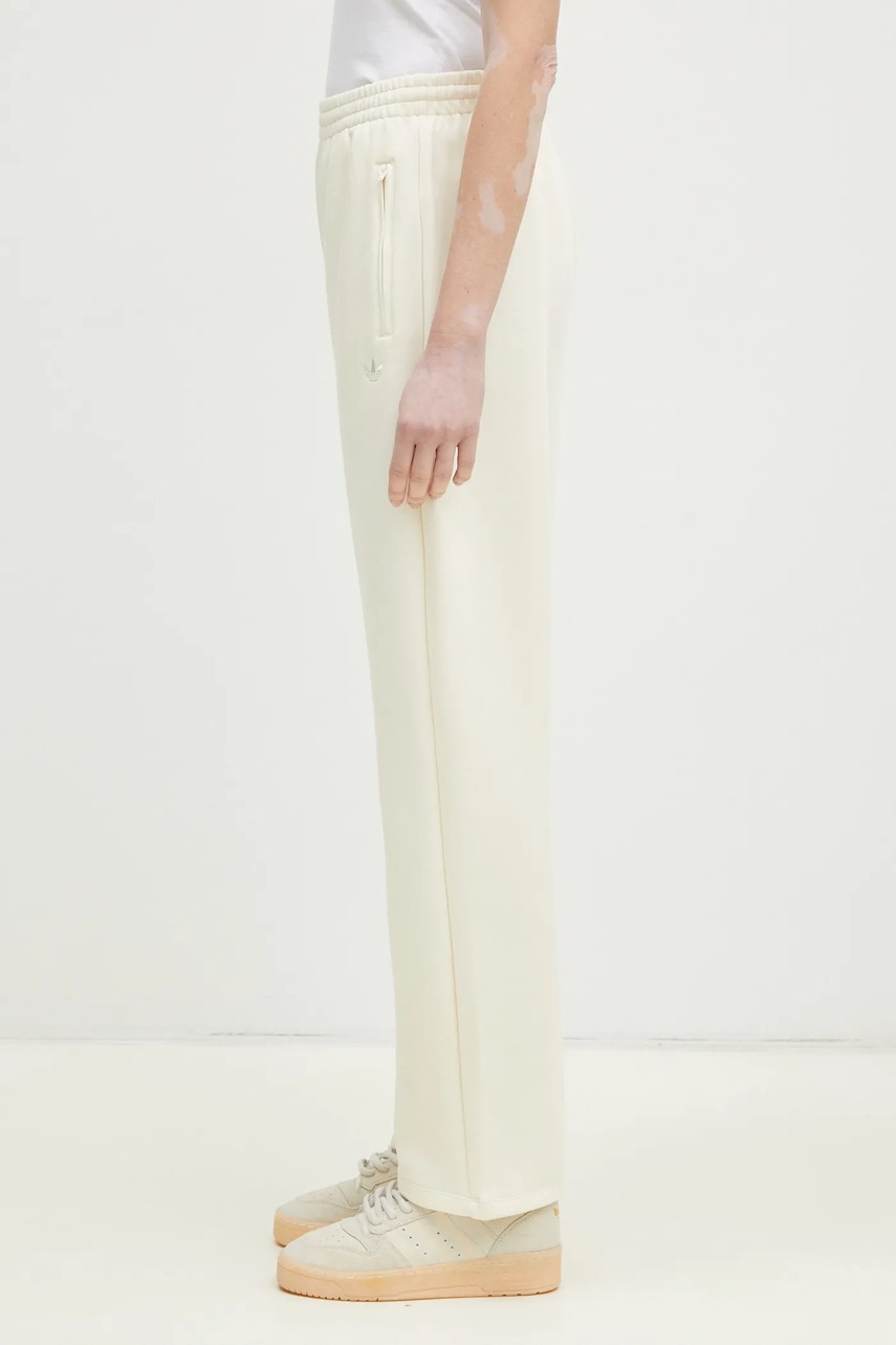 Хлопковые спортивные штаны adidas Originals Os Sweatpant цвет бежевый однотонные JJ0943 Хлопковые спортивные штаны adidas Originals Os Sweatpant цвет бежевый однотонные JJ0943